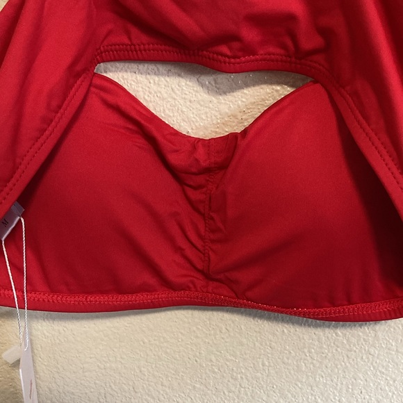 Andie The Rio Top in Cherry Red (Size M) - Picture 10 of 10
